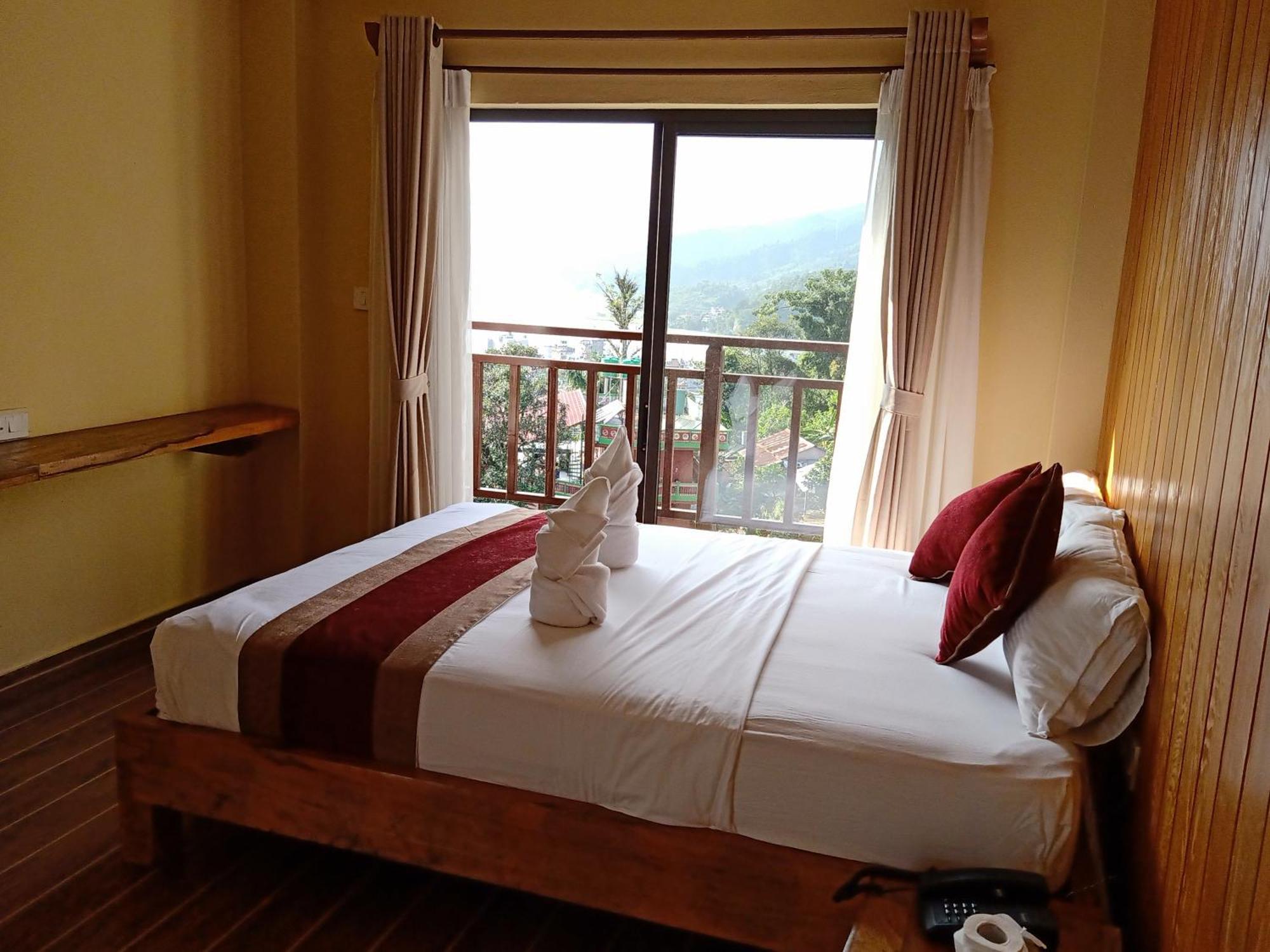 Hotel Kings Pokhara Ngoại thất bức ảnh